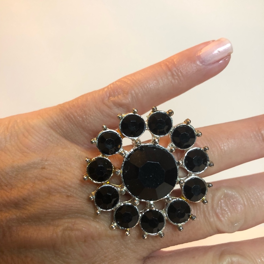 Ring large black onyx cluster in size 7.5